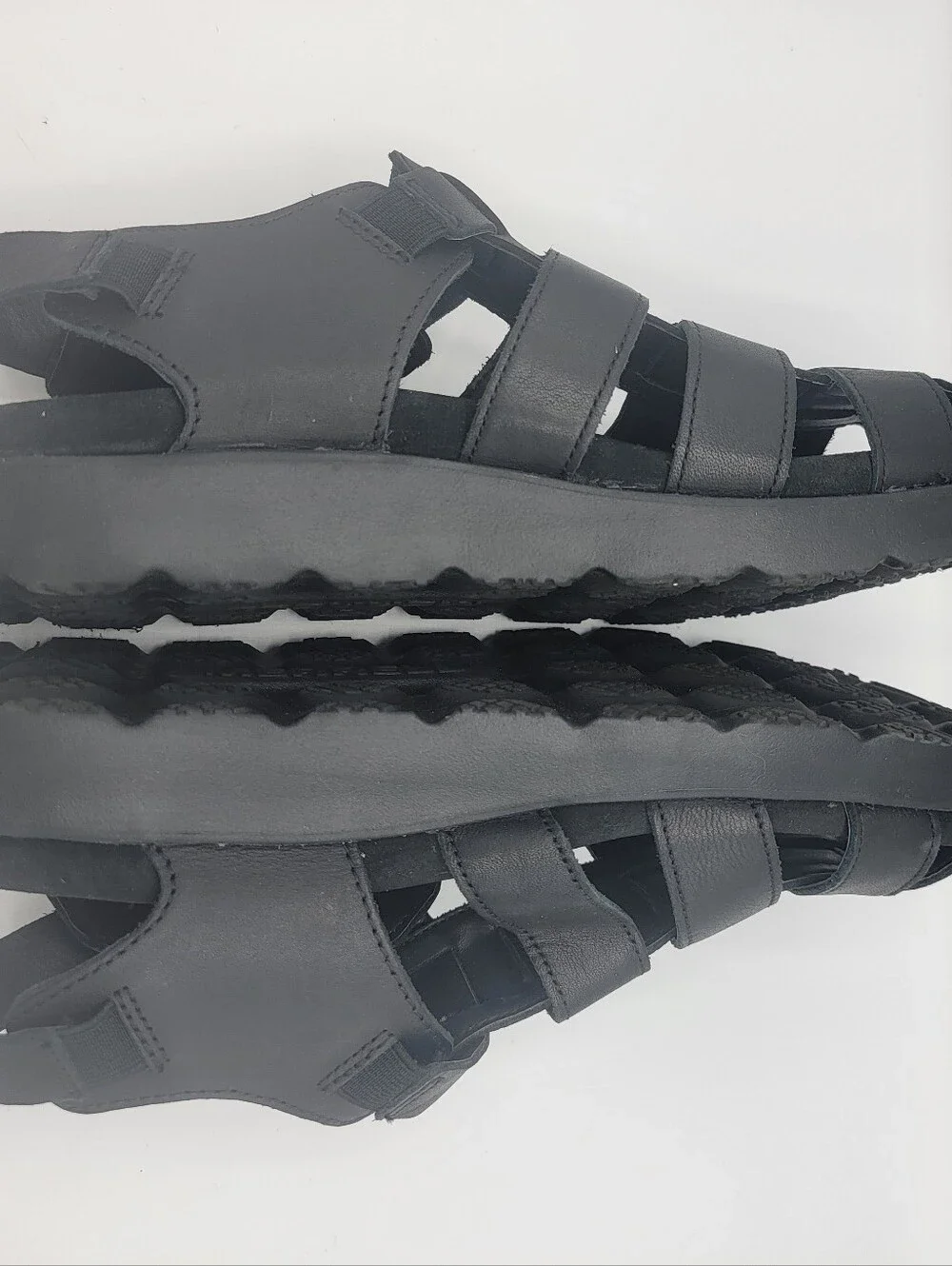 Merrell  Black Fisherman-Style Sandals